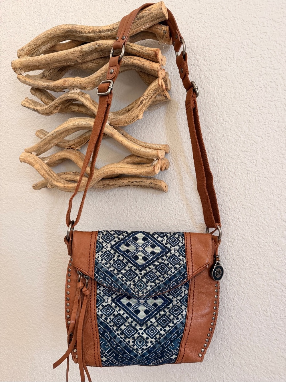 THE SAK Leather & Blue Woven Crossbody Bag ADJUSTABLE Shoulder Purse studded
